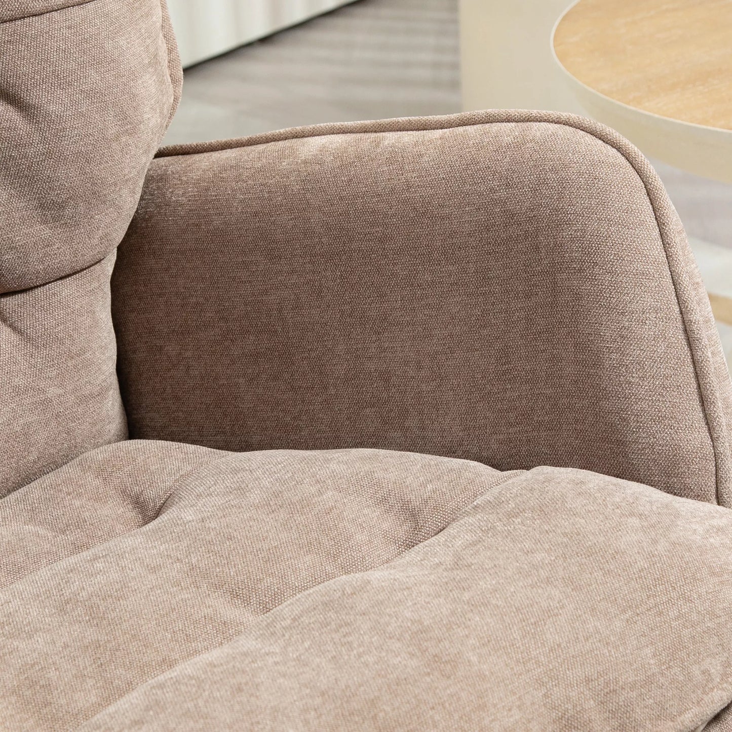 Supamas krėslas, plati sėdynė, aukštas atlošas, buko medienos rėmas, iki 120 kg, rudos spalvos