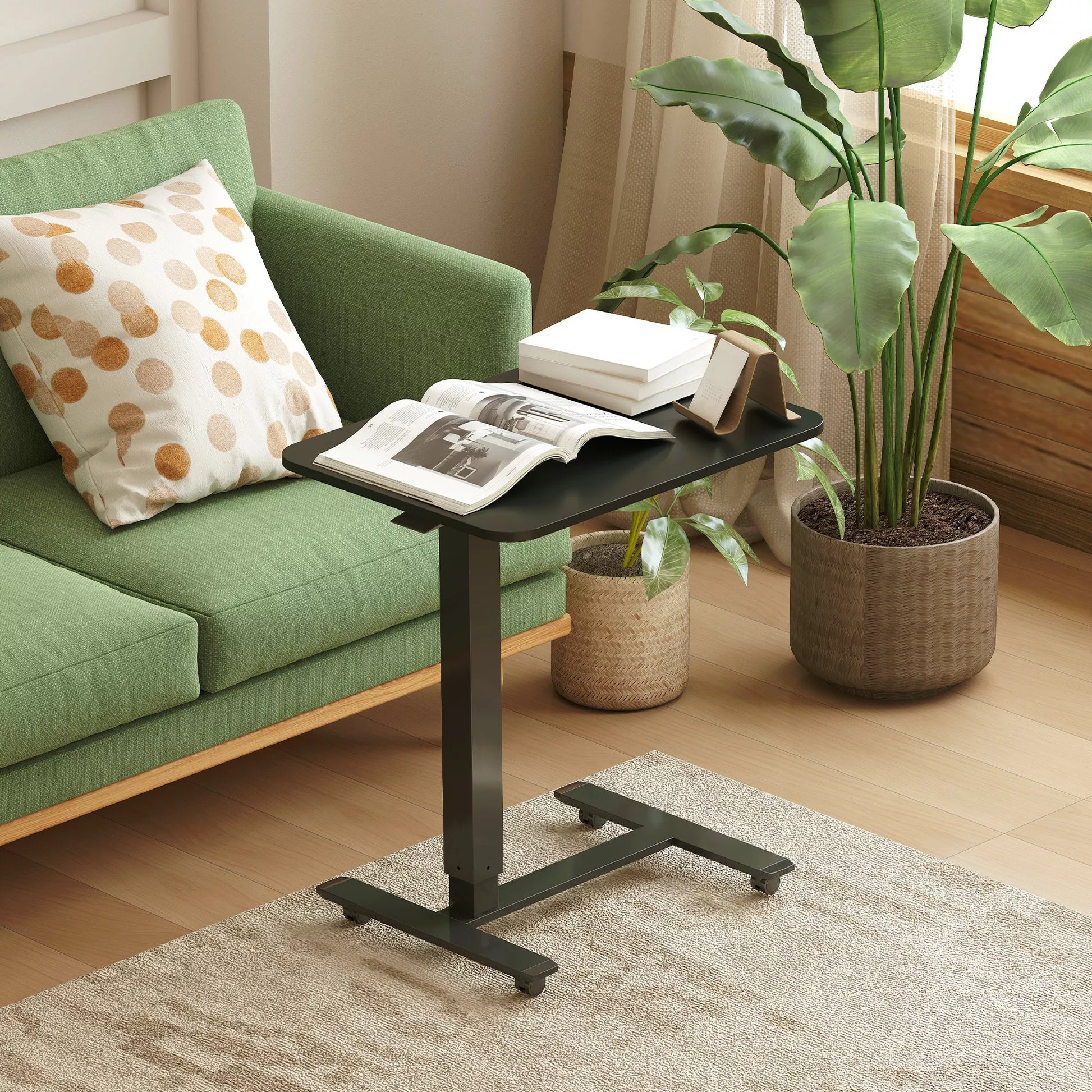 Reguliuojamo aukščio stovimas stalas su 4 ratukais C formos 65 cm x 48 cm x 70–110 cm  Juodas