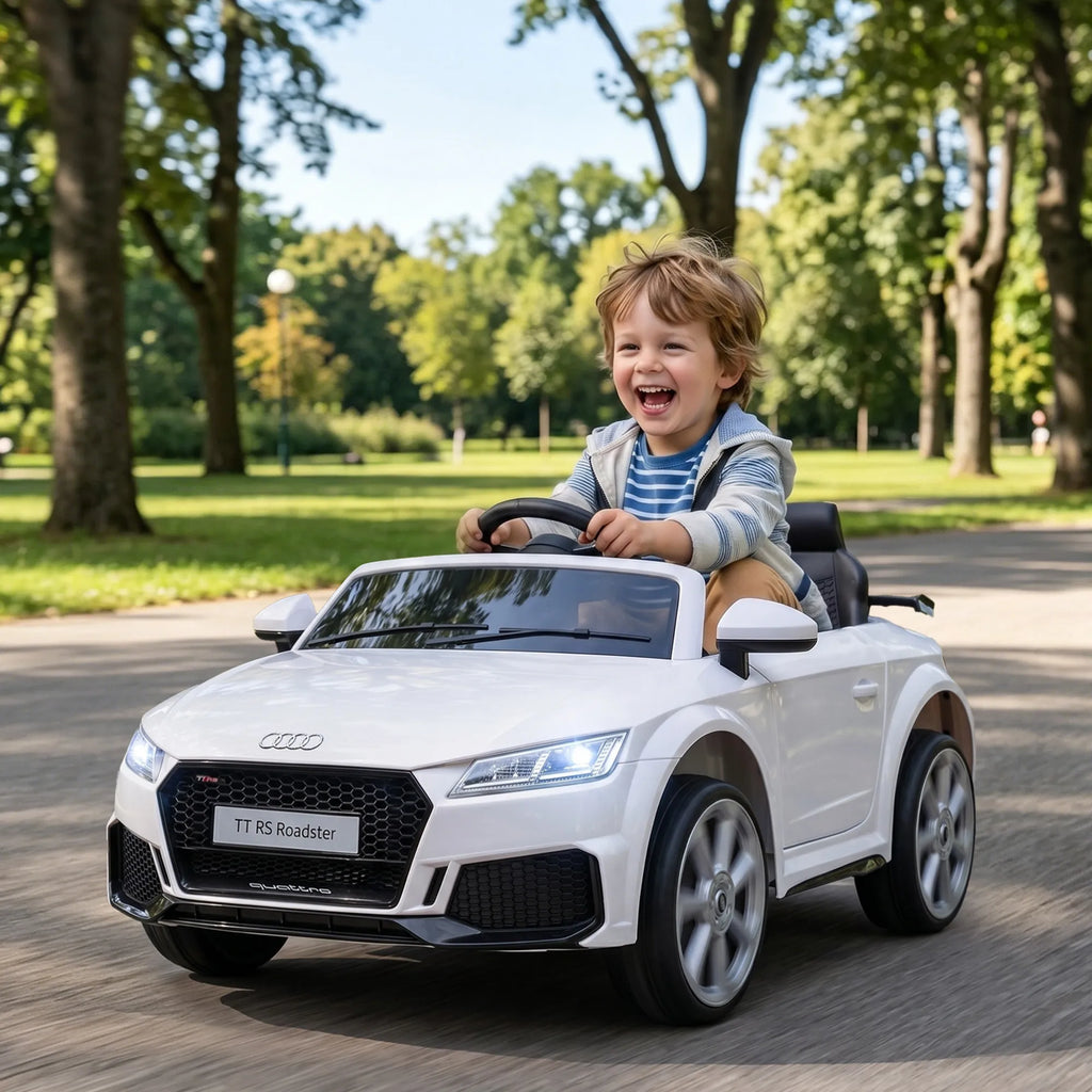Vaikiškas elektromobilis Audi TT RS 3-5 metų vaikams, baltas