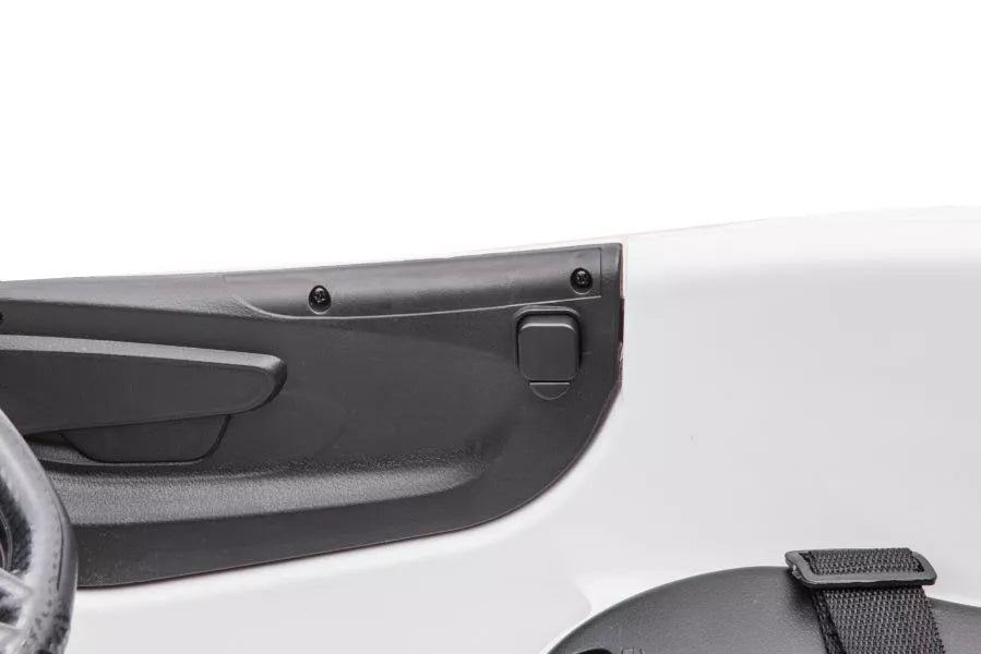 Valdymo mygtukų ir įjungimo rakto detalė prietaisų skydelyje