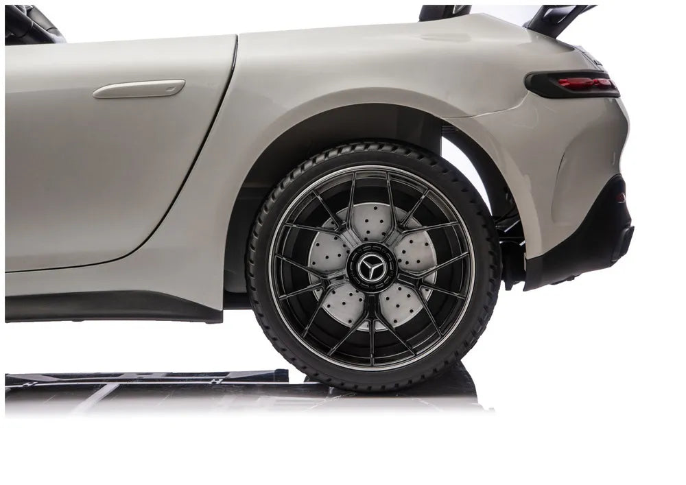 Vaikiškas elektromobilis Mercedes-AMG GT63, 24 V, 4x200W, su odine sėdyne ir EVA ratais, šviesiai pilkas