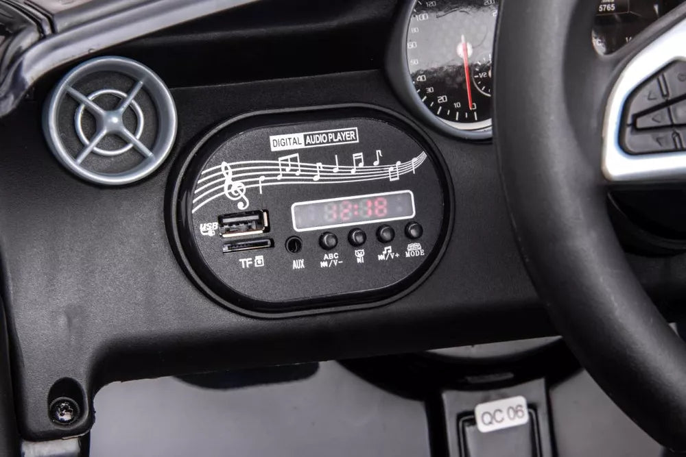 Vaikiškas elektromobilis Mercedes SLC300, 12 V, 2 vietų, eko-odos sėdynė, EVA ratai, baltas