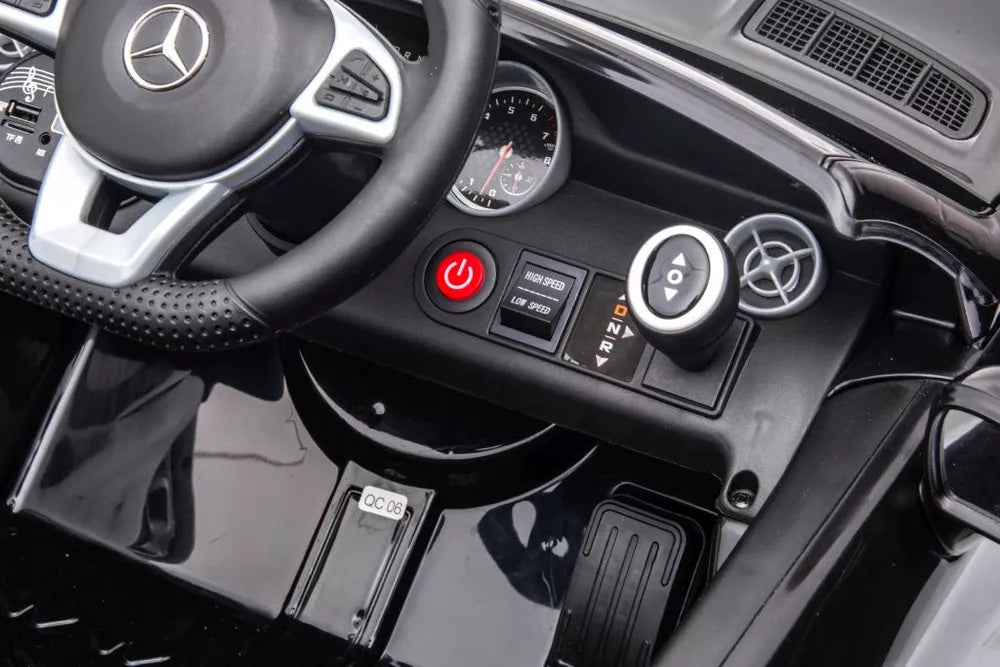Vaikiškas elektromobilis Mercedes SLC300, 12 V, 2 vietų, eko-odos sėdynė, EVA ratai, baltas