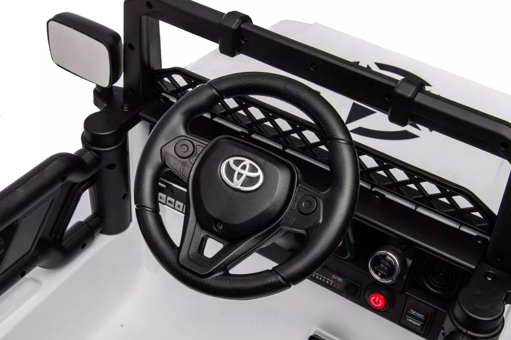 Vaikiškas elektromobilis Toyota, 12 V, baltas