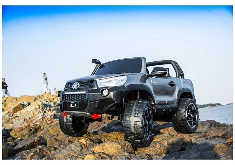Vaikiškas elektromobilis Toyota Hilux, 12 V, 4 × 45 W, baltas