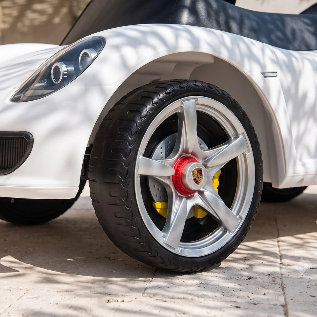 Vaikiškas pasispiriamas automobilis su šviesomis ir garsu, baltas