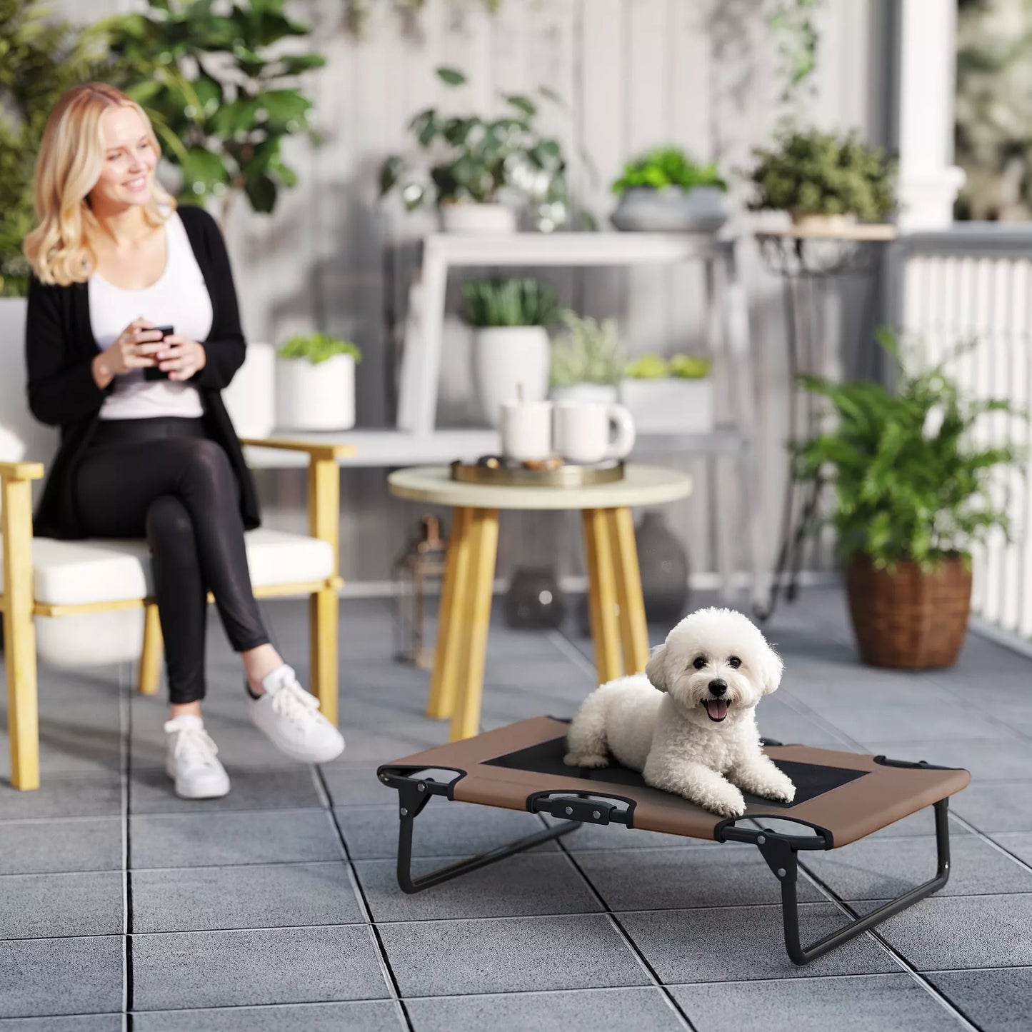 Paaukštinta sulankstoma šunų lova, lauko naminių gyvūnėlių gultas su tinklo dizainu, kavos spalvos Oksfordo audinio, 75 x 51 x 18 cm