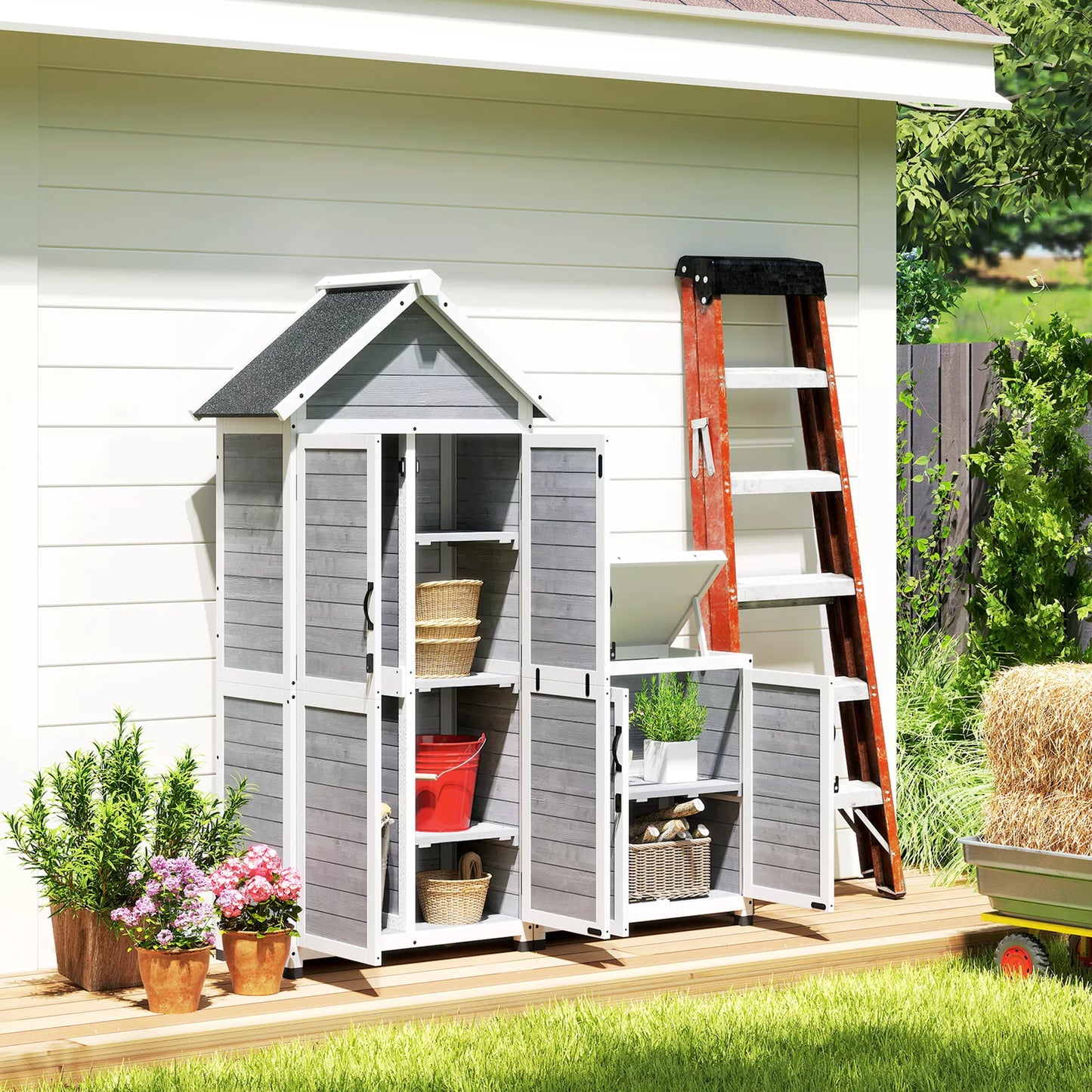 Sodo namelis su laikymo spintele, reguliuojamos lentynos, užrakinamos durys, atsparus vandeniui, eglės mediena, šviesiai pilka