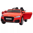 Raudonas vaikiškas Audi automobilis iš priekinio kampo