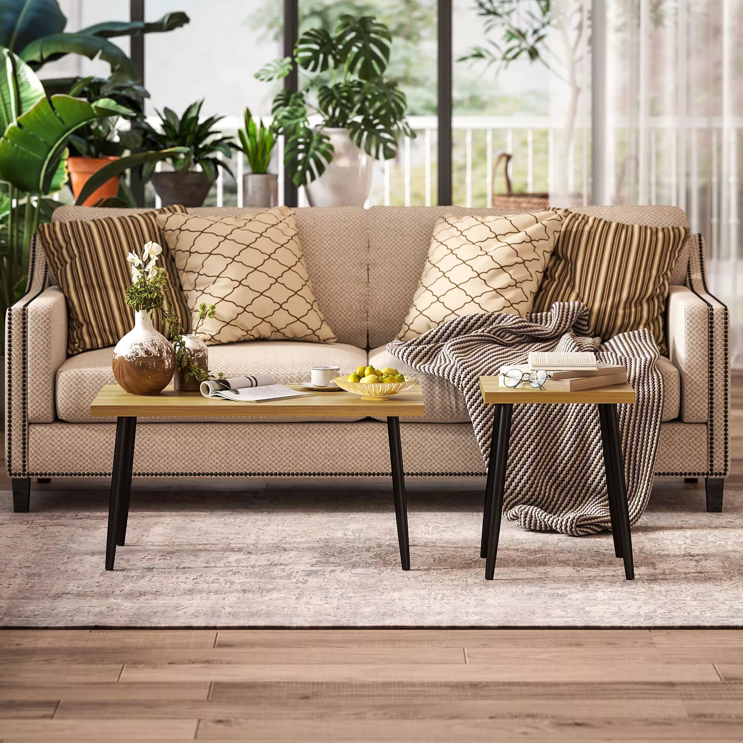 2 vnt. kavos staliukų komplektas, didelis ir mažas staliukas su metaliniu rėmu ir medine plokšte, lankstūs kavos staliukai, natūralaus medžio