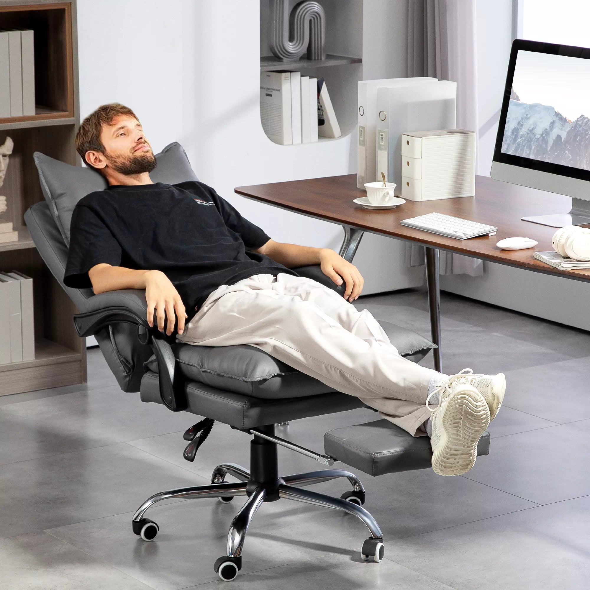 Ergonomiška biuro kėdė, reguliuojamas sėdynės aukštis, pakreipiamas atlošas, dirbtinė oda, tamsiai pilka