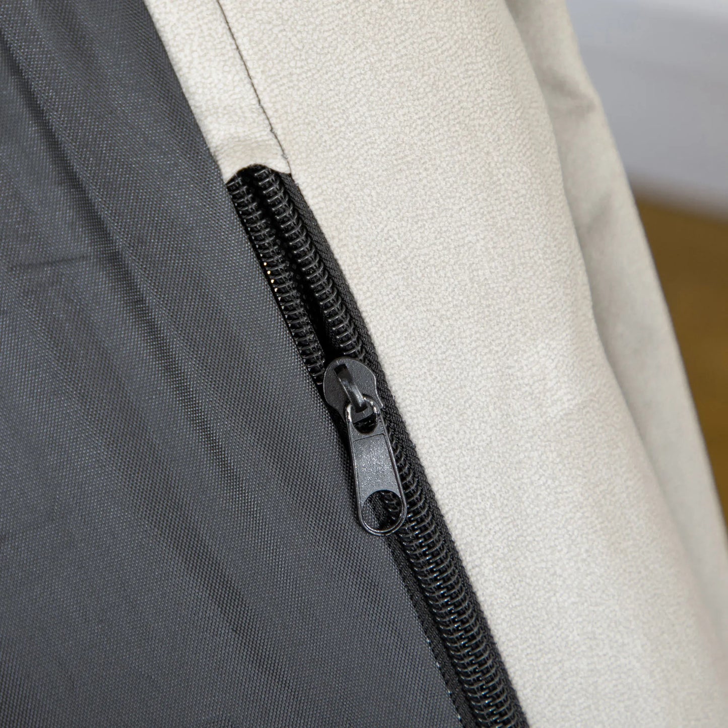 Fotelis, besisukantis, reguliuojamo atlošo, odos imitacijos, plieninis rėmas, šviesiai pilkas, 62 x 70 x 95 cm