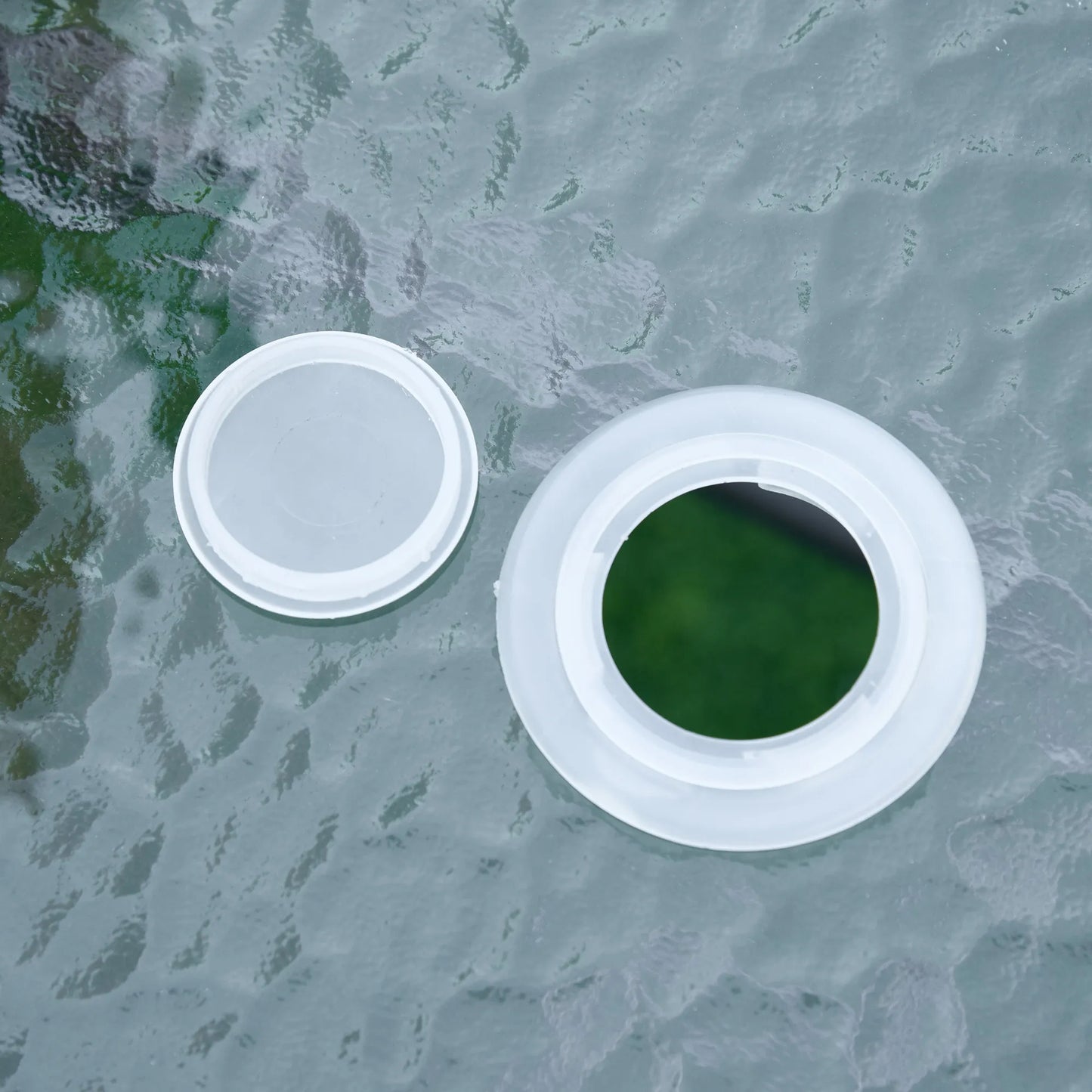 Sodo stalas Bistro stalas Balkono stalas Sodo pagalbinis stalas Bistro stalas Sodo baldai su stikliniu stalviršiu Skylė skėčiui Tvirtas stiklas + metalas Anglies pilkos spalvos  120 x 80 x 70 cm